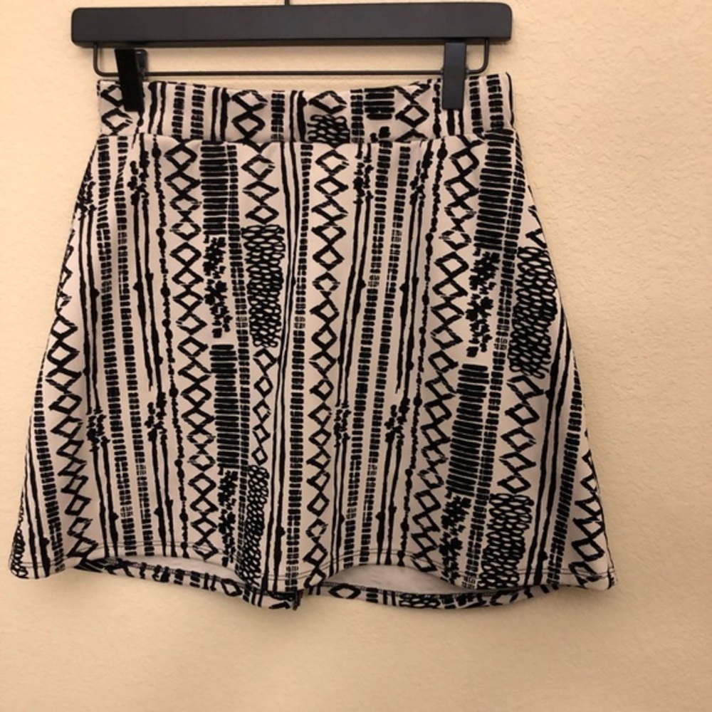 B. Jewel Short skirt Medium